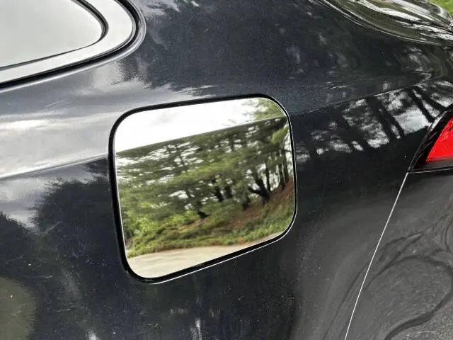 Qaa Gc70112 Polished Gas Door Trim 1Pc Fits 20-26 Corolla Sedan 1